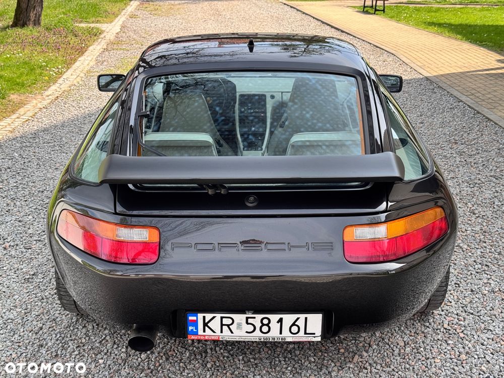 Porsche 928 - 7