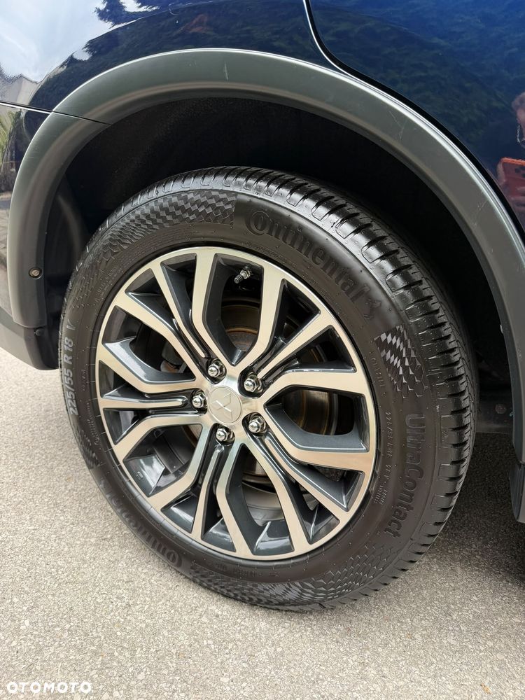 Mitsubishi Outlander 2.0 Instyle + 4WD CVT - 11