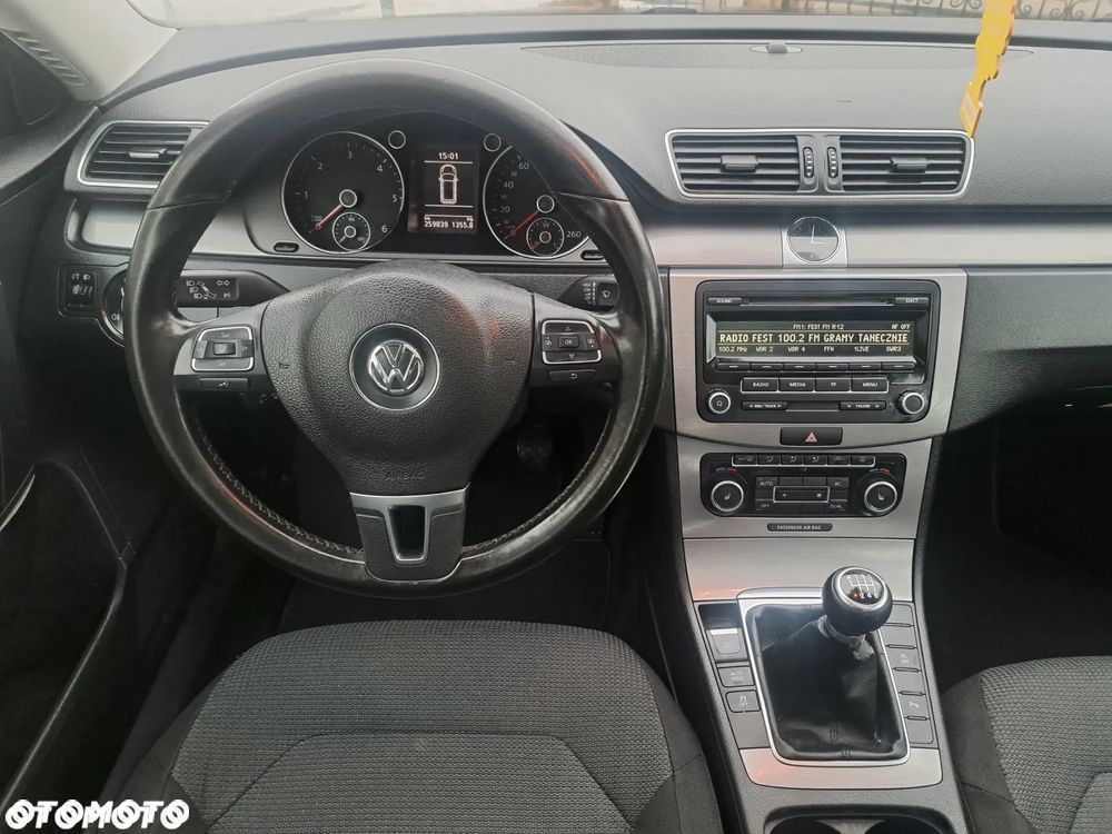 Volkswagen Passat 2.0 Blue TDI SCR Trendline - 6