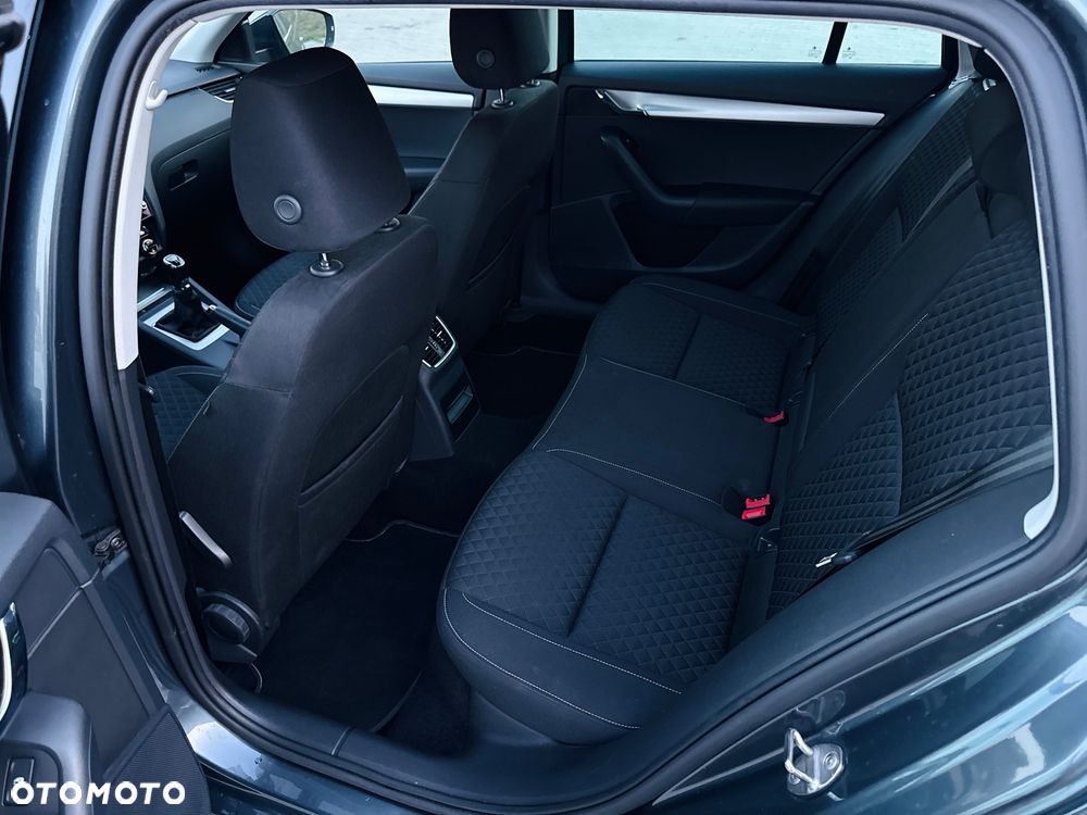 Skoda Octavia Combi 1.6 TDI Drive - 17