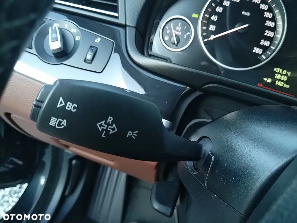 BMW Seria 5 530d xDrive - 26