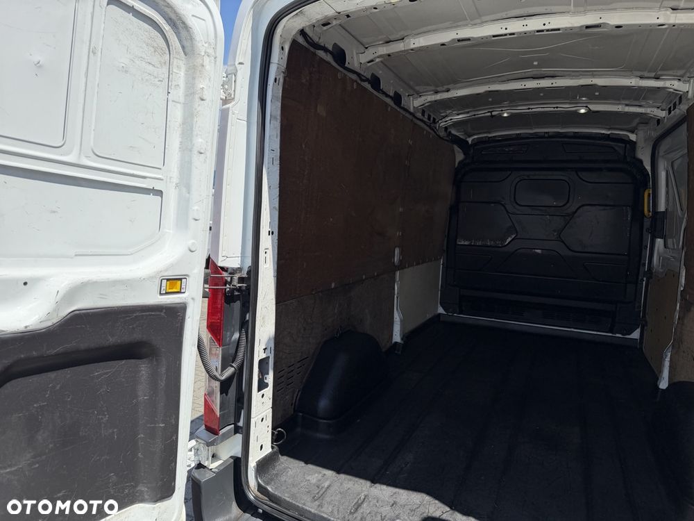 Ford Transit - 33
