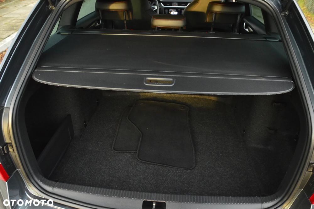 Skoda Octavia 2.0 TDI RS - 21