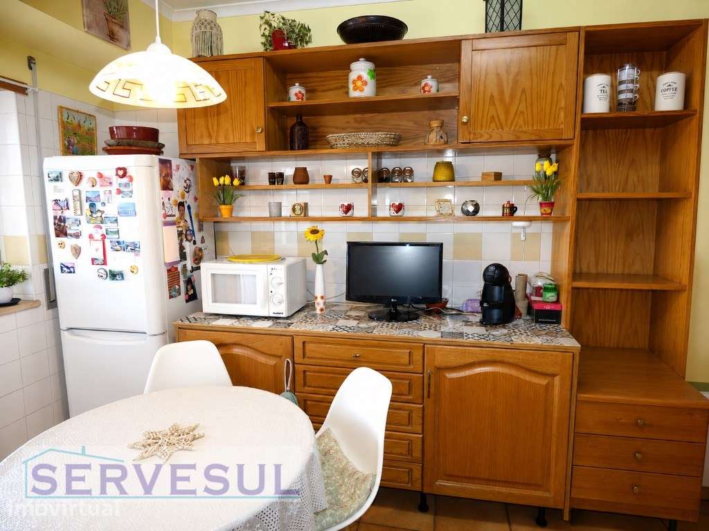 Apartamento T1+1 com garagem e espaçoso terraço, localizada a 1 km ... - Grande imagem: 4/15