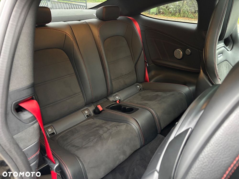 Mercedes-Benz Klasa C AMG 43 Coupe 4Matic AMG Speedshift TCT 9G - 38