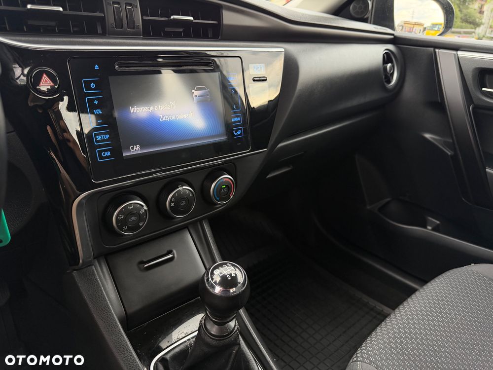 Toyota Corolla 1.6 Premium - 19