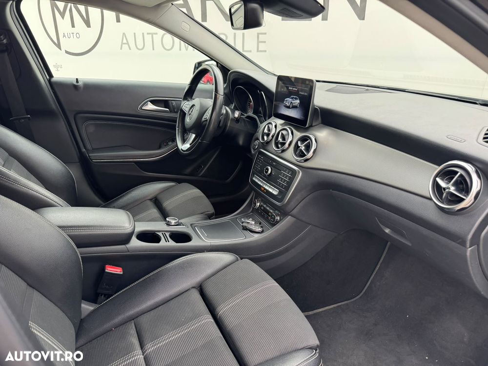 Mercedes-Benz GLA - 9