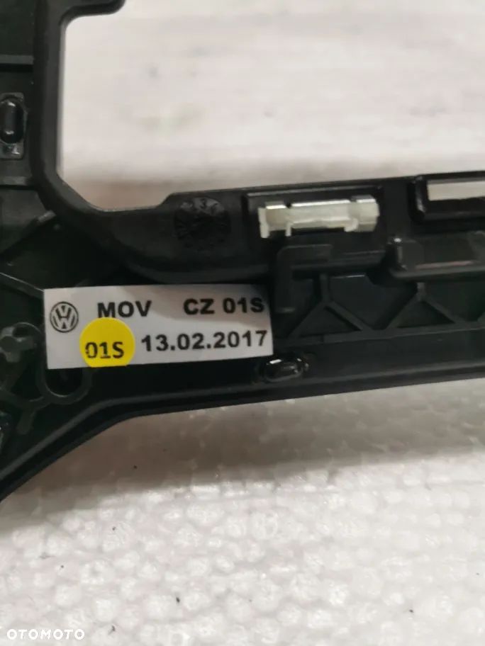 VW T-ROC  2017 rok ramka mieszka - 3