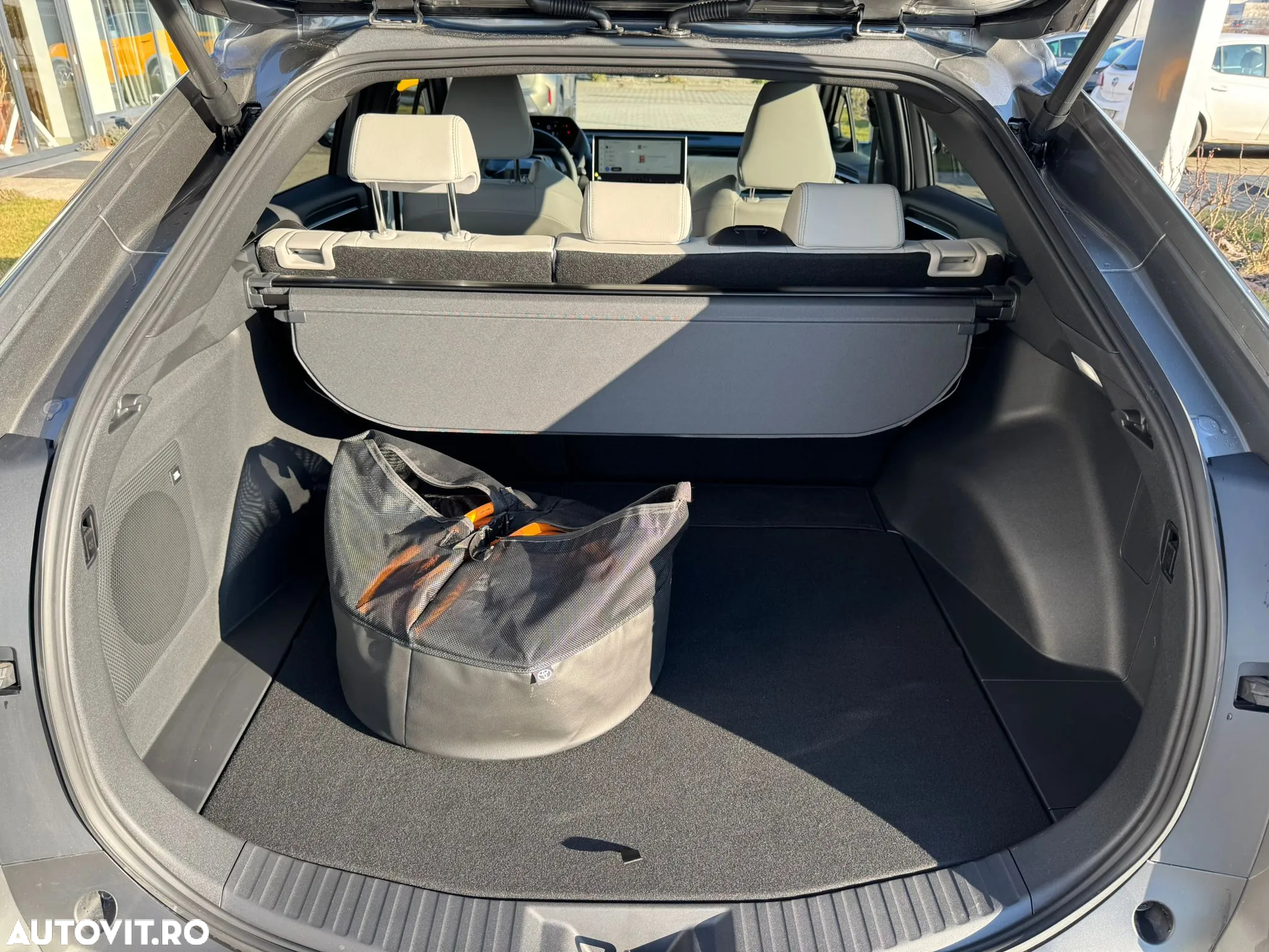 Toyota BZ4X 160 KW AWD (4x4) Luxury Solar Edition - 31