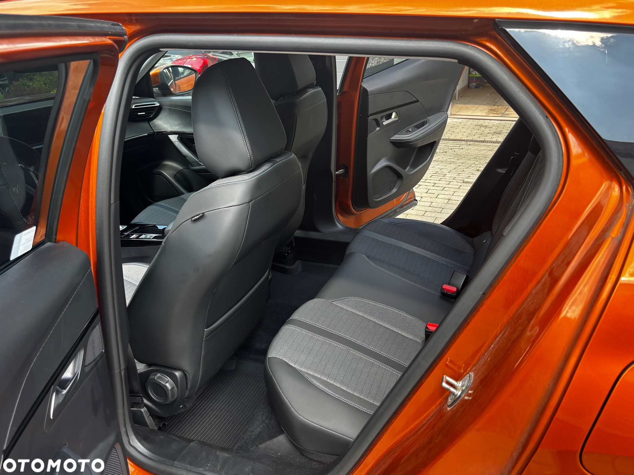Peugeot 2008 1.2 PureTech Allure Pack S&S EAT8 - 8