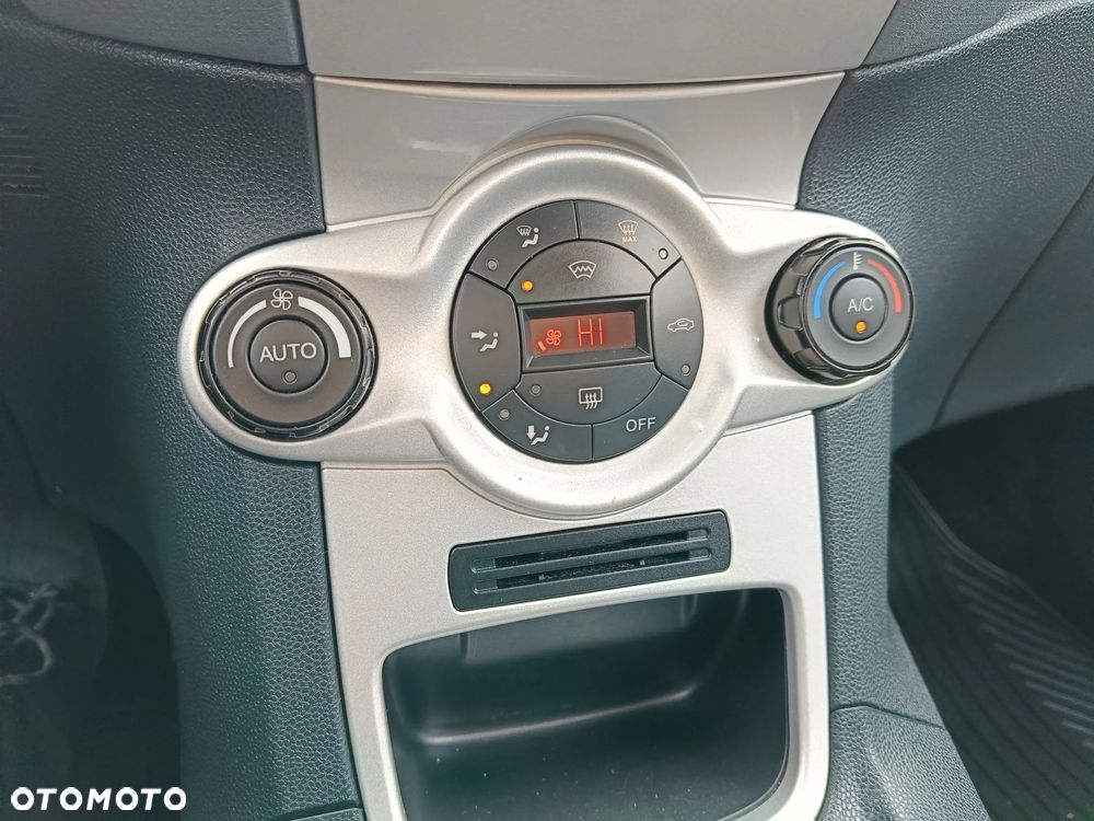 Ford Fiesta - 10