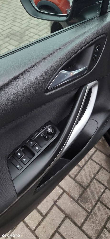 Opel Astra 1.6 CDTI Cosmo - 23