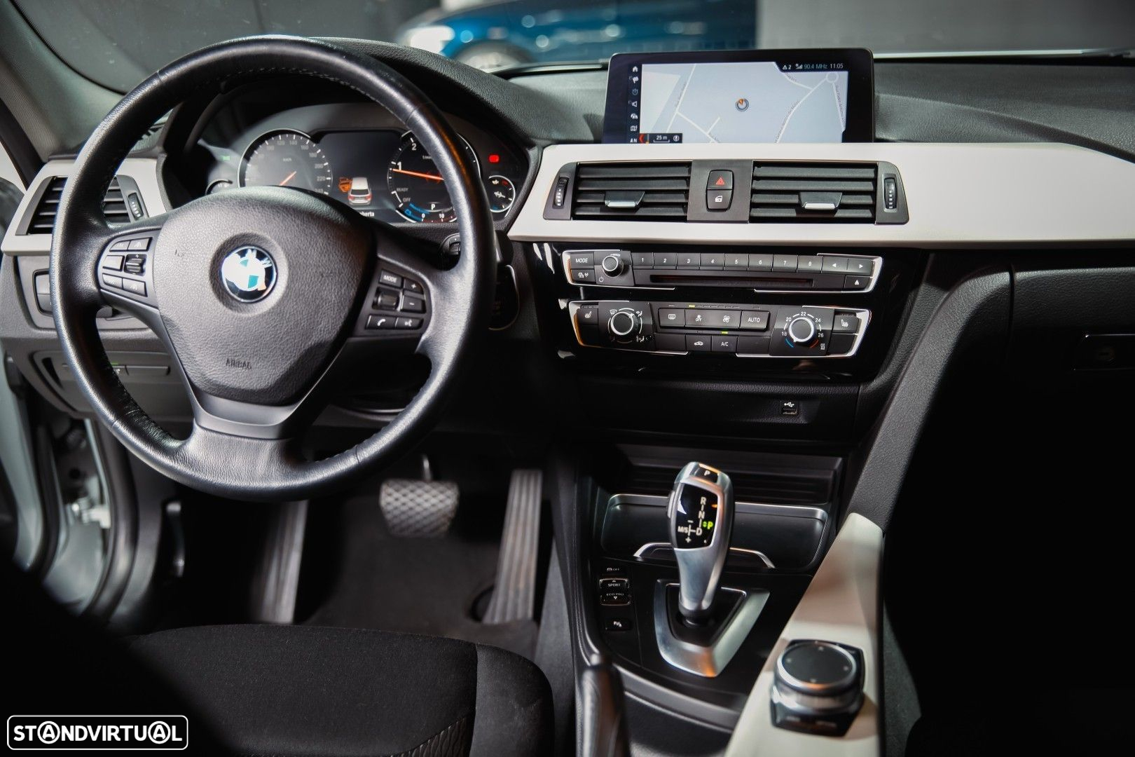 BMW 320 d Touring xDrive Auto - 12