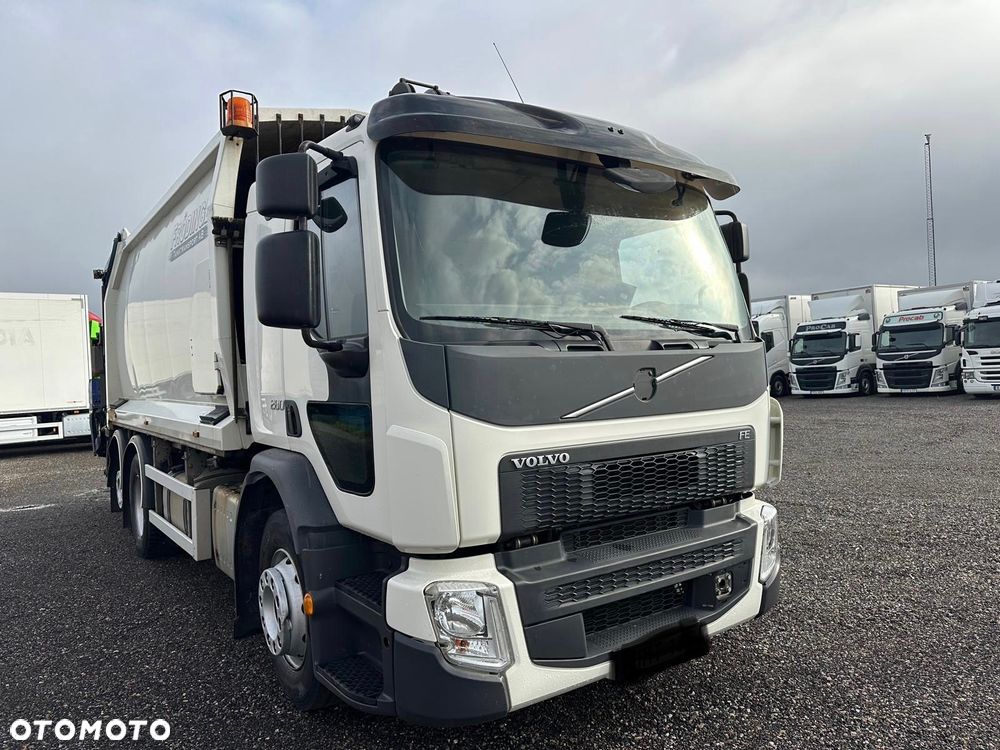 Volvo FE 6X2 - 1
