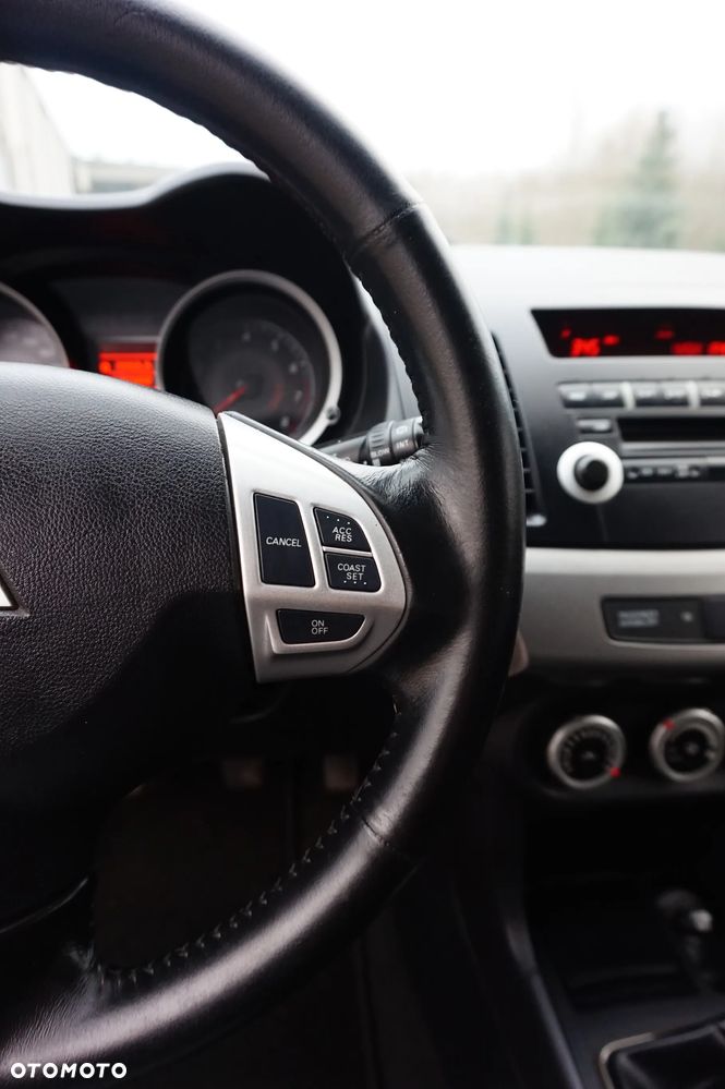 Mitsubishi Lancer - 31