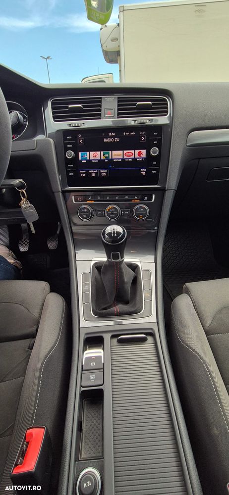 Volkswagen Golf - 11