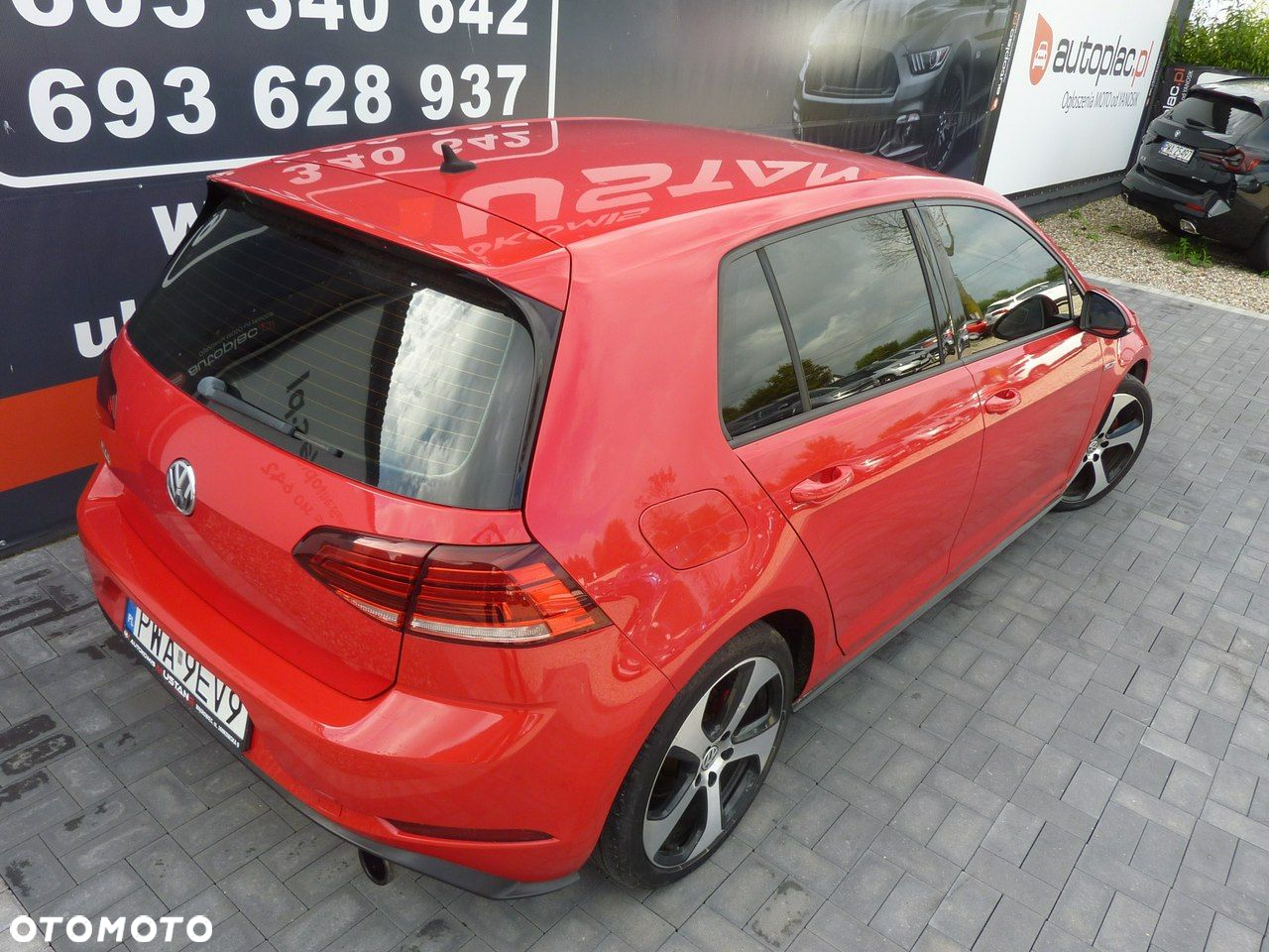 Volkswagen Golf - 8