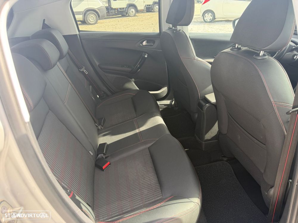 Peugeot 208 1.2 PureTech GT Line - 14