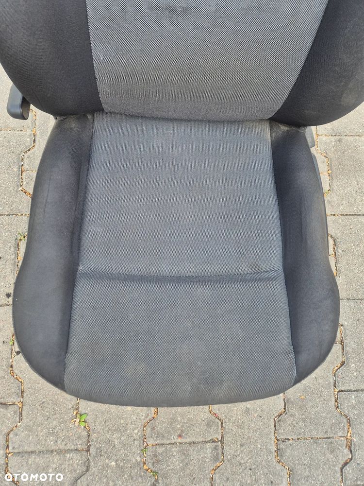 FOTEL KIEROWCY LEWY EU MASTER III MOVANO B  NV400 2.3 10r.+ - 2