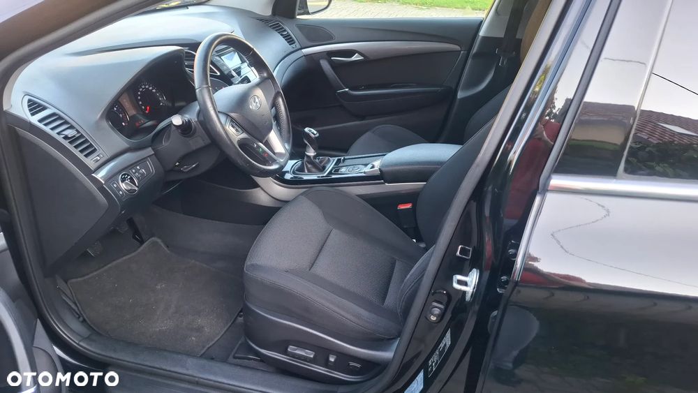 Hyundai i40 Kombi blue 1.6 Family+ - 15