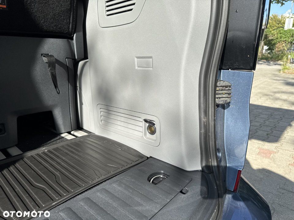 Ford Tourneo Custom - 27
