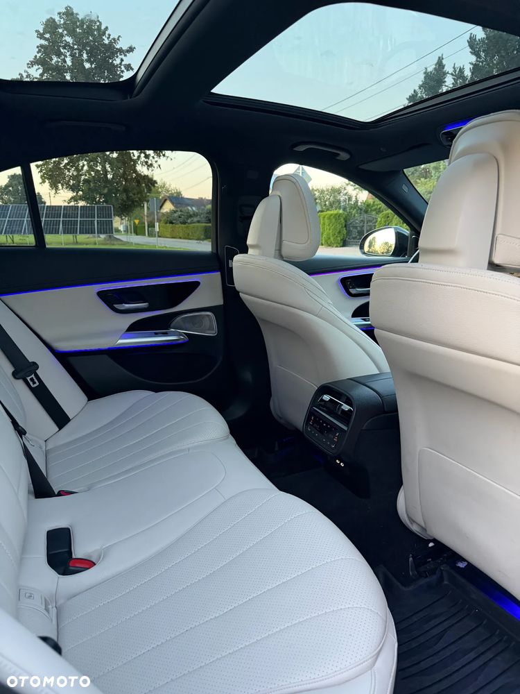 Mercedes-Benz Klasa E 220 d mHEV 4-Matic AMG 9G-Tronic - 29