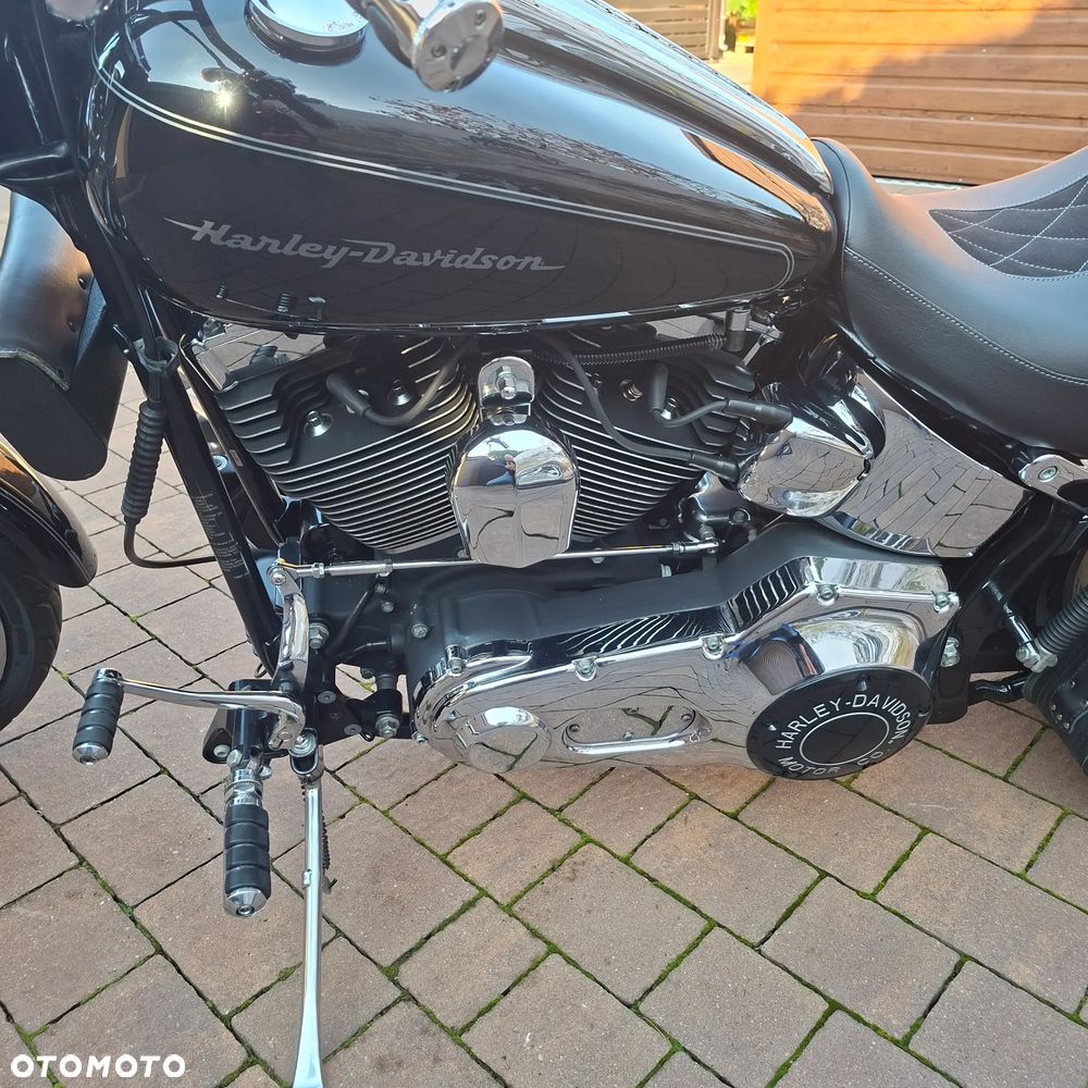 Harley-Davidson Softail Custom - 16