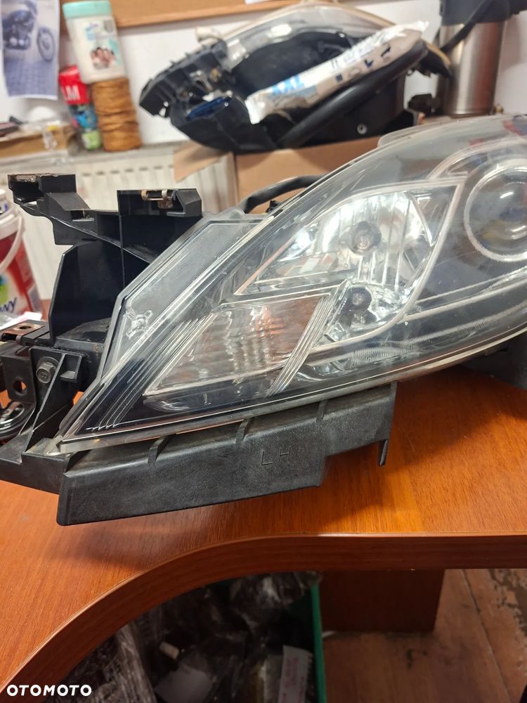 Lampa przednia ReflektoR Mazda 6 GH 2009 - 11