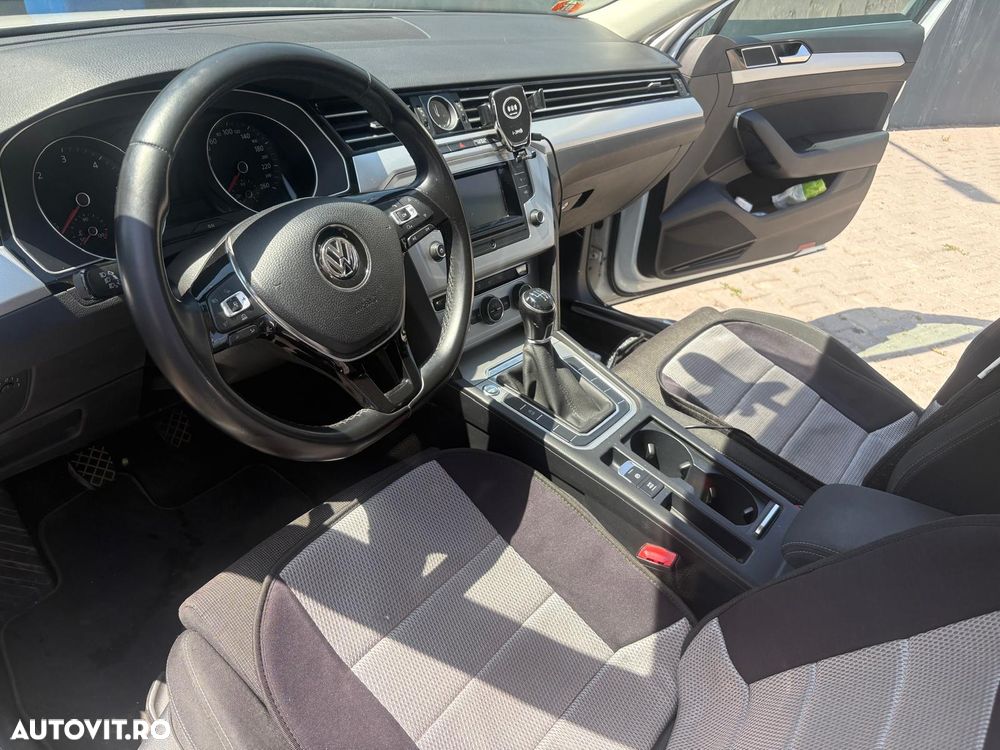 Volkswagen Passat 2.0 TDI (BlueMotion Technology) Comfortline - 18