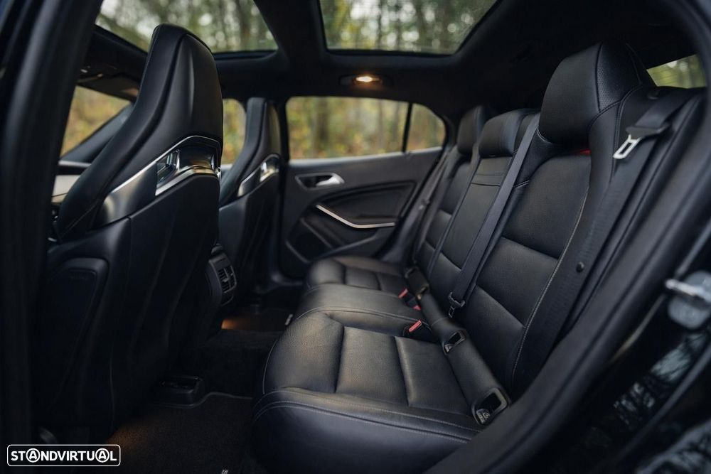 Mercedes-Benz GLA 45 AMG 4-Matic - 24