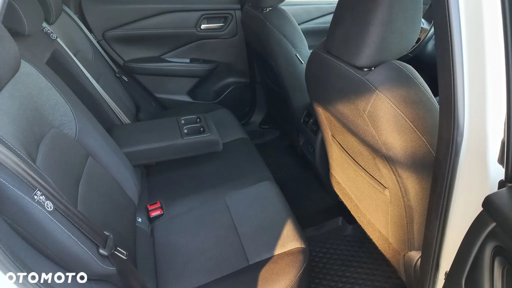 Nissan Qashqai 1.3 DIG-T N-Connecta EU6d - 21
