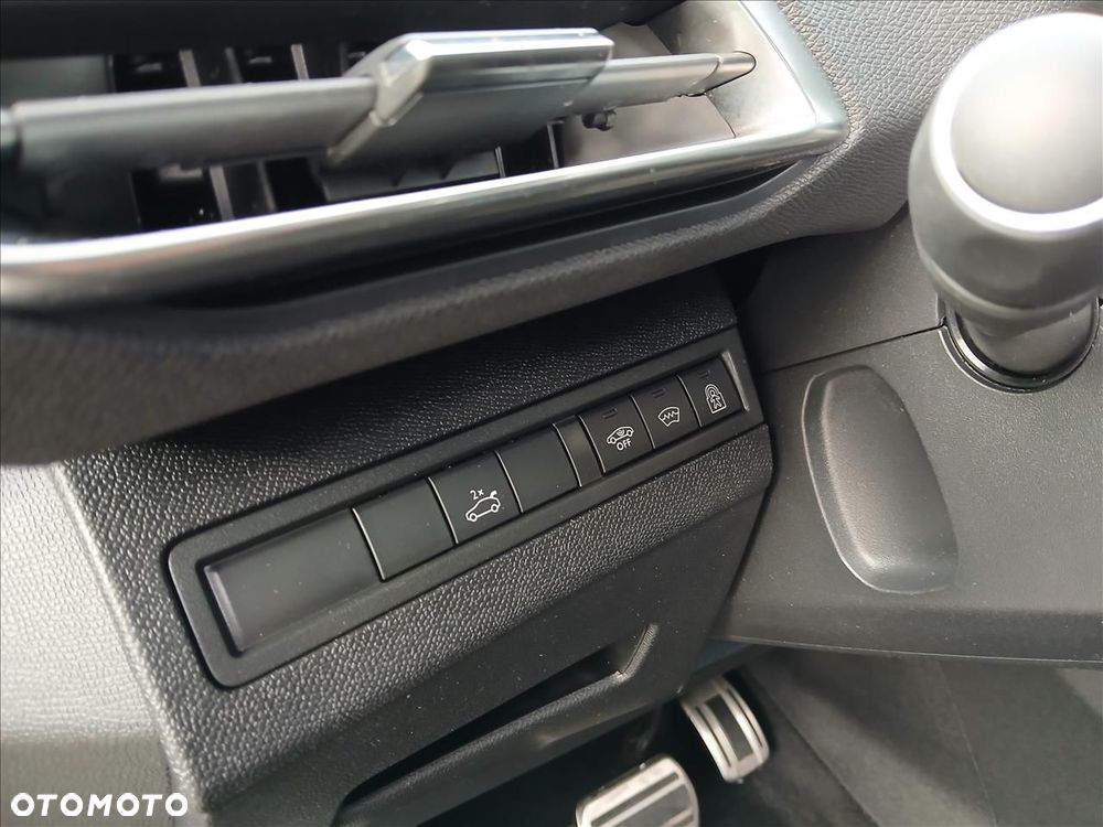 Peugeot 3008 1.6 PureTech GPF GT Line S&S EAT8 - 23