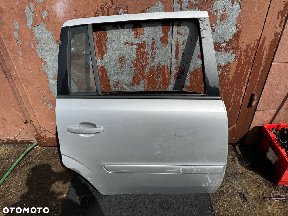 Drzwi prawe Opel Zafira B tył OE - 1