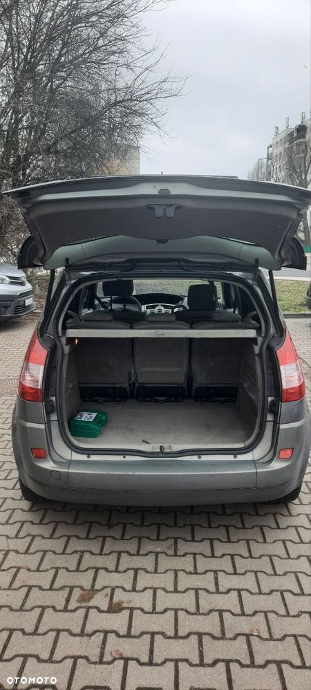 Renault Scenic 1.5 dCi Privilege - 9