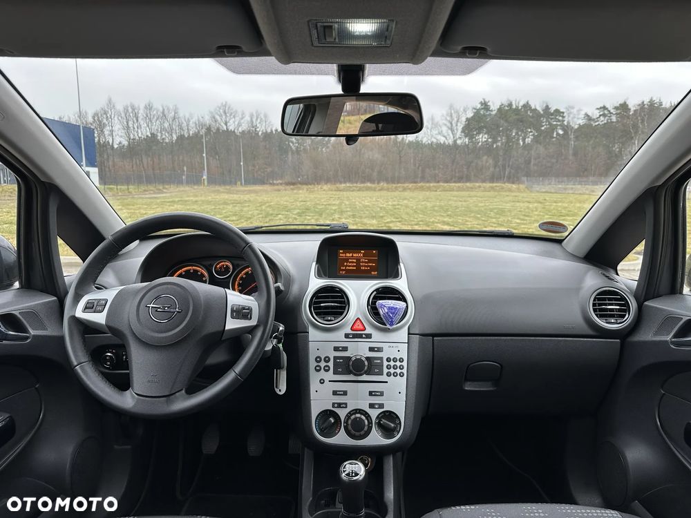 Opel Corsa 1.4 16V Satellite - 21