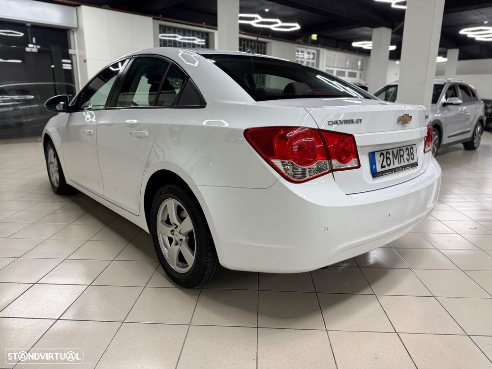 Chevrolet Cruze 1.6 LT - 11
