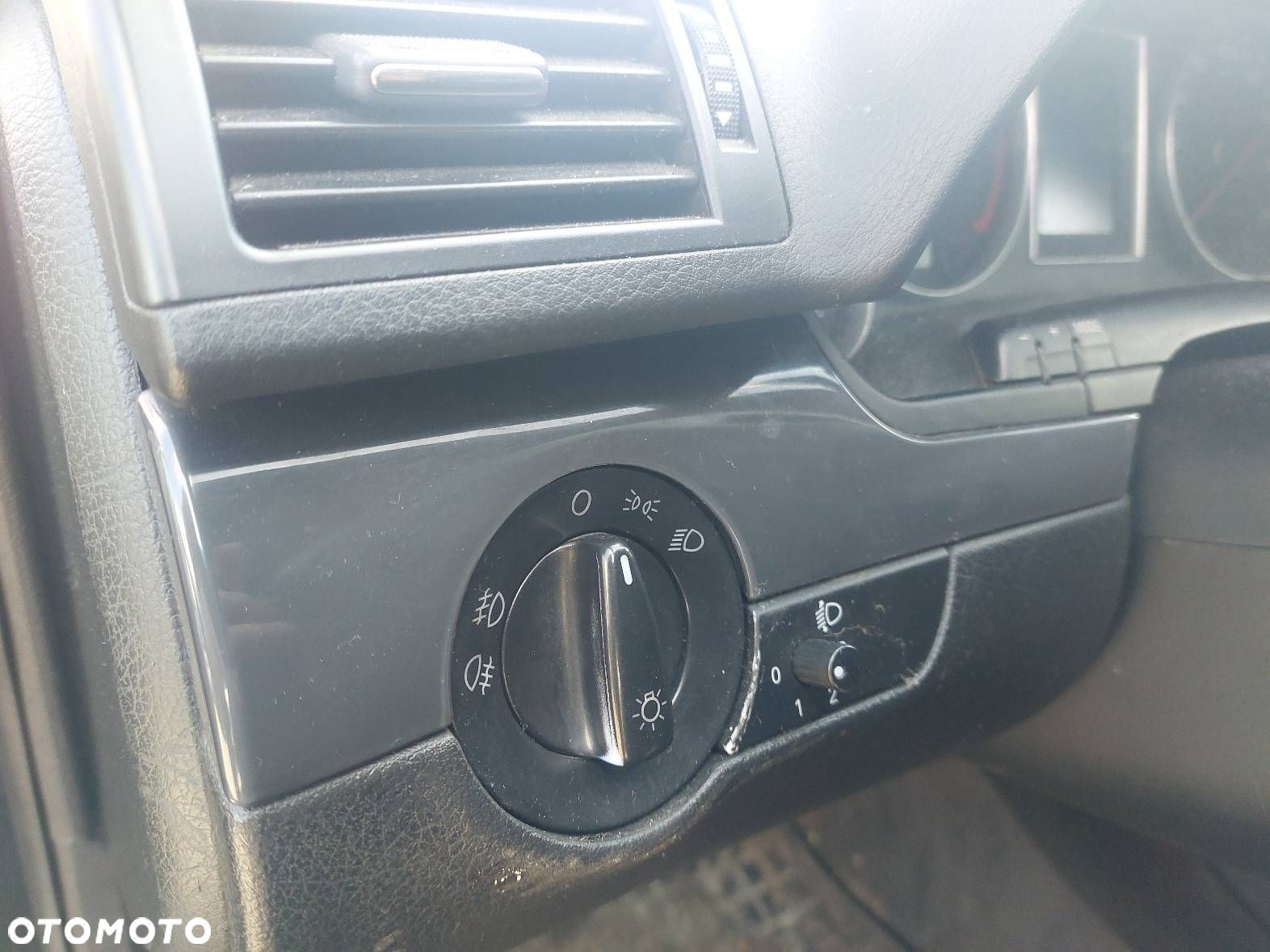 DEKORY LISTWY OZDOBNE KOMPLET DRZWI KOKPITU AUDI A4 B6 - 3
