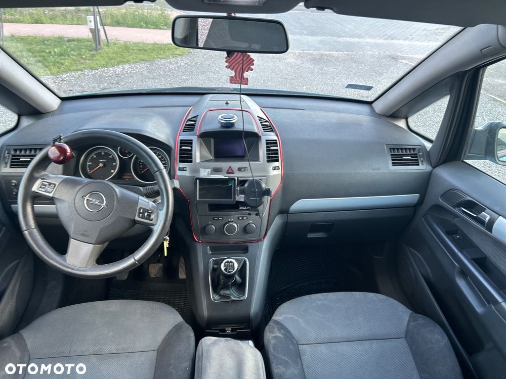 Opel Zafira - 8