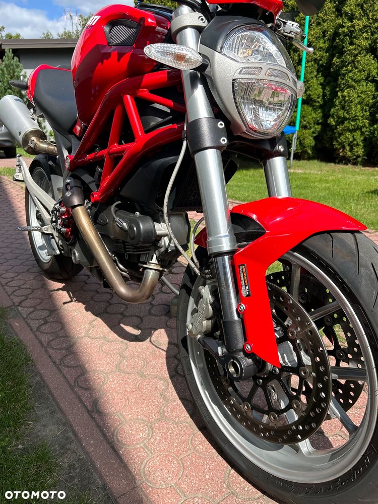 Ducati Monster - 11
