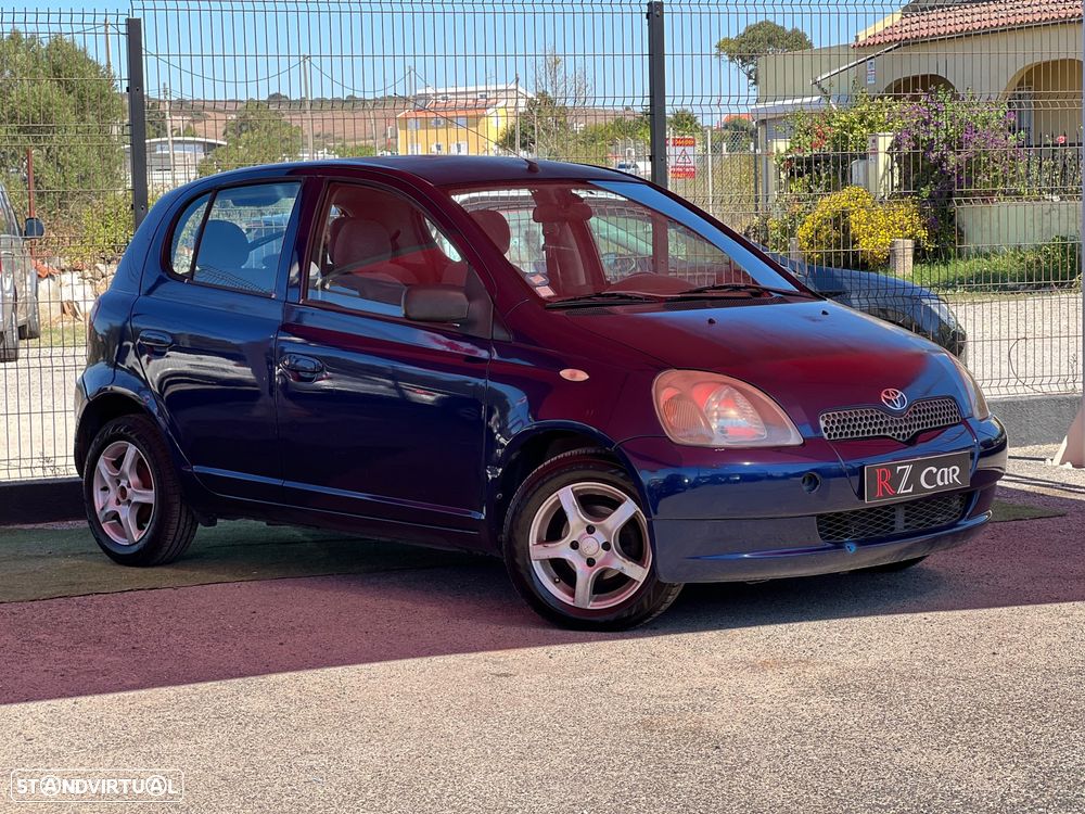 Toyota Yaris 1.0 Base C/Radio - 4