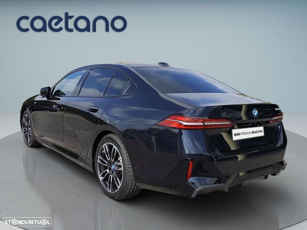 BMW 530 e Pack Desportivo M — fotografia 6