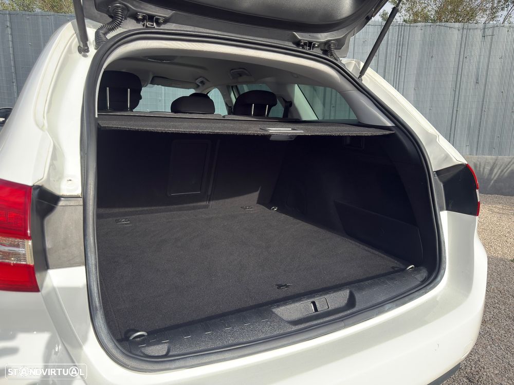 Peugeot 308 SW 1.6 HDi Premium - 18