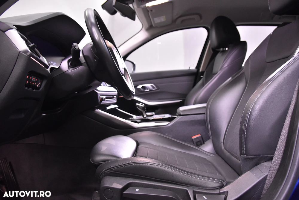 BMW Seria 3 320i AT - 24