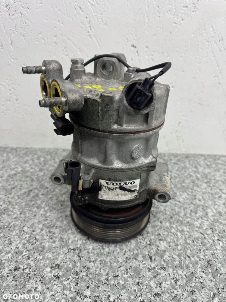 sprężarka kompresor klimatyzacji volvo v40 ii 2012-2018r 31348965 2.0 d - 9