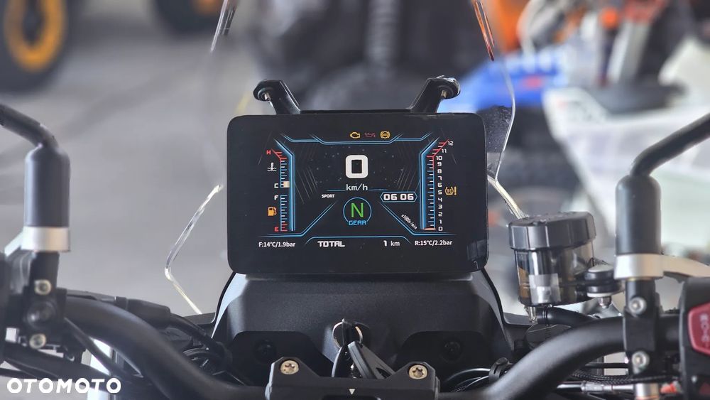 QJMOTOR SRT 600SX - 23