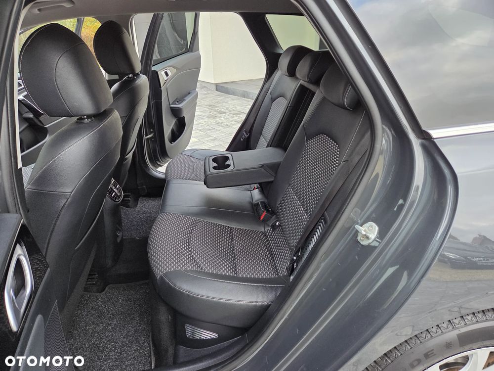 Kia Ceed 1.6 GDI DCT OPF Inspiration - 28
