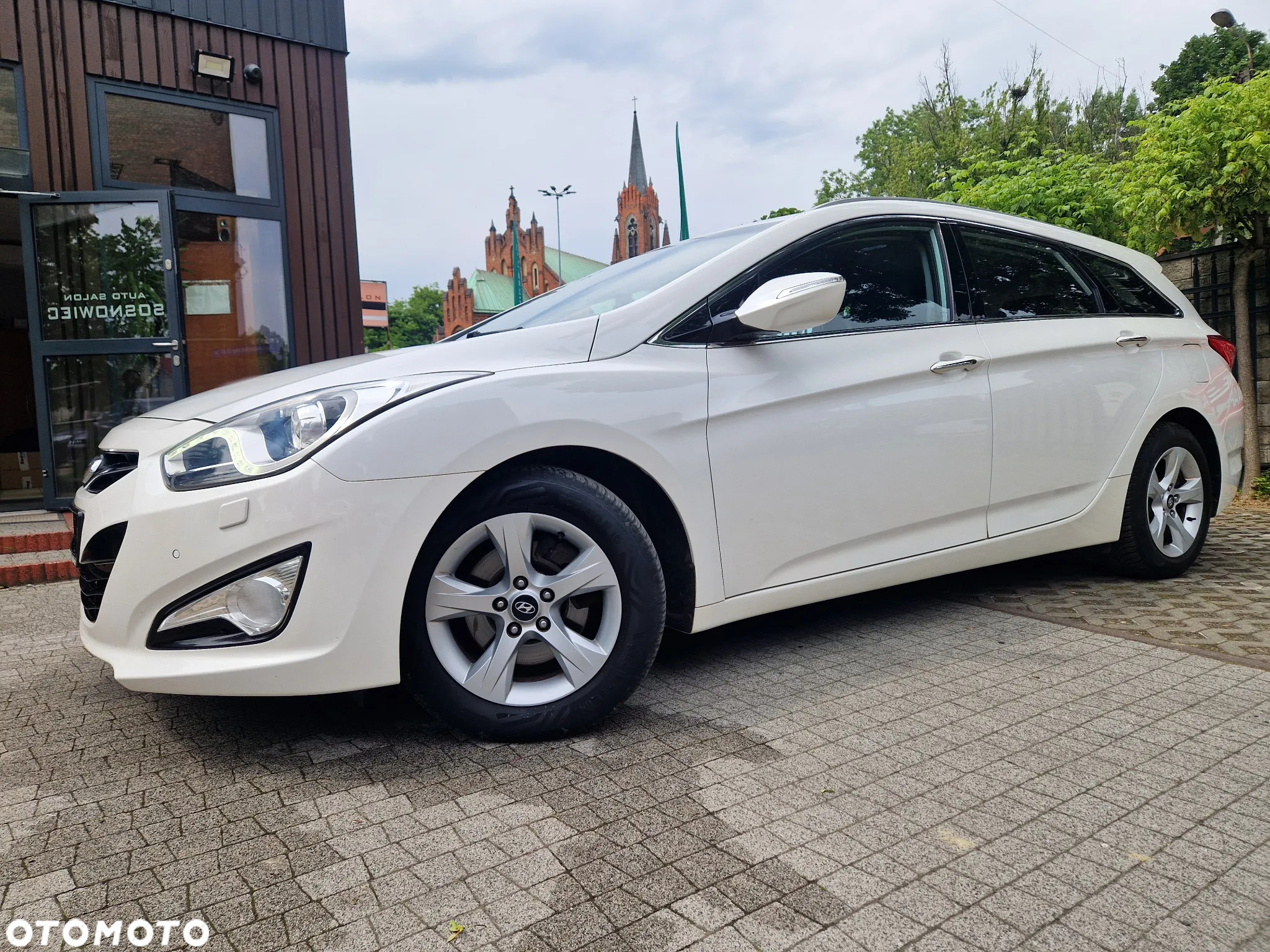 Hyundai i40 Kombi blue 1.6 Family+ - 9