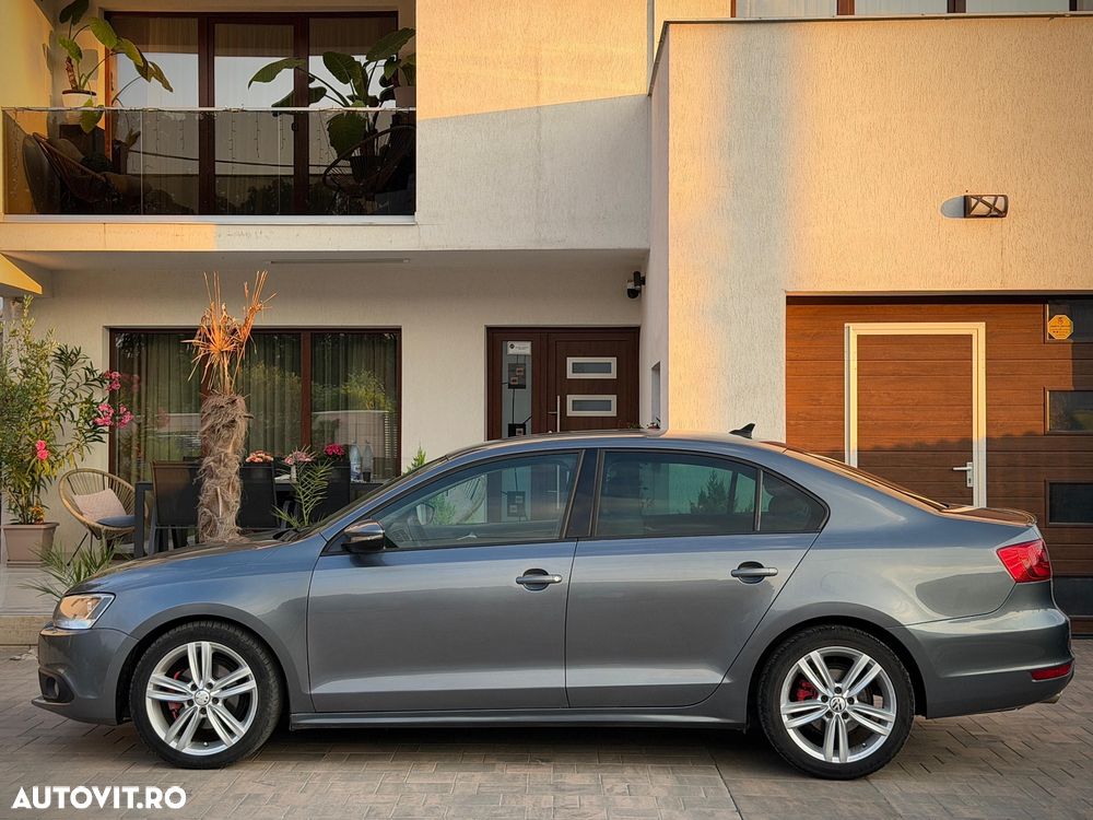 Volkswagen Jetta 1.6 TDI Blue Motion Technology Comfortline - 6