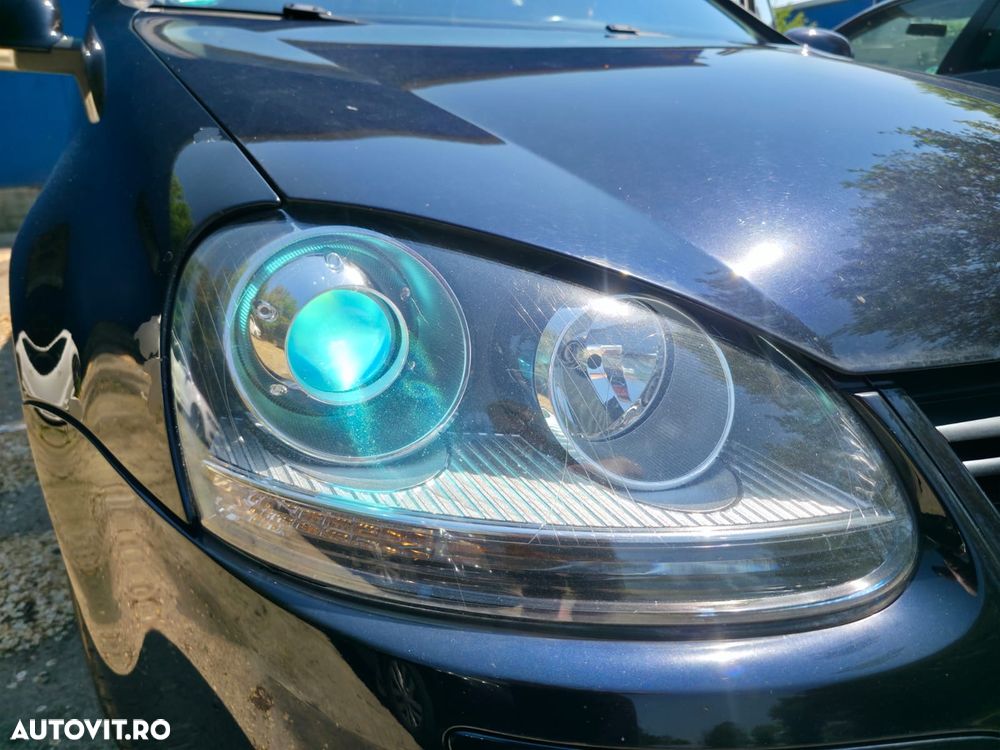 Volkswagen Golf - 6