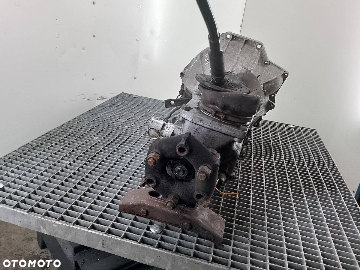 SKRZYNIA BIEGÓW MANUALNA FIAT 125P 1.5 - 8
